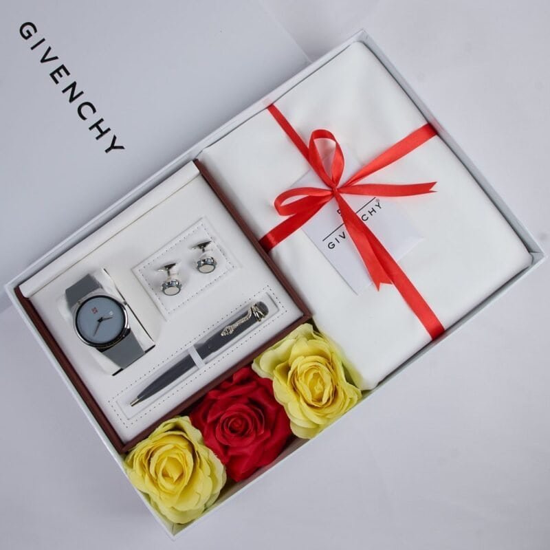 طقم رجالي فخم من جيفنشي