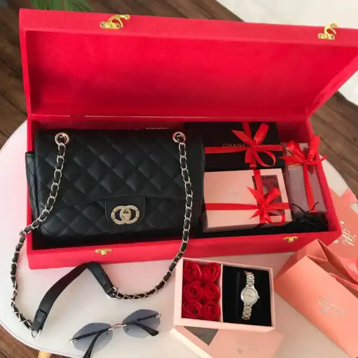 ⁦طقم هدية نسائية فاخرة⁩ - الصورة ⁦4⁩