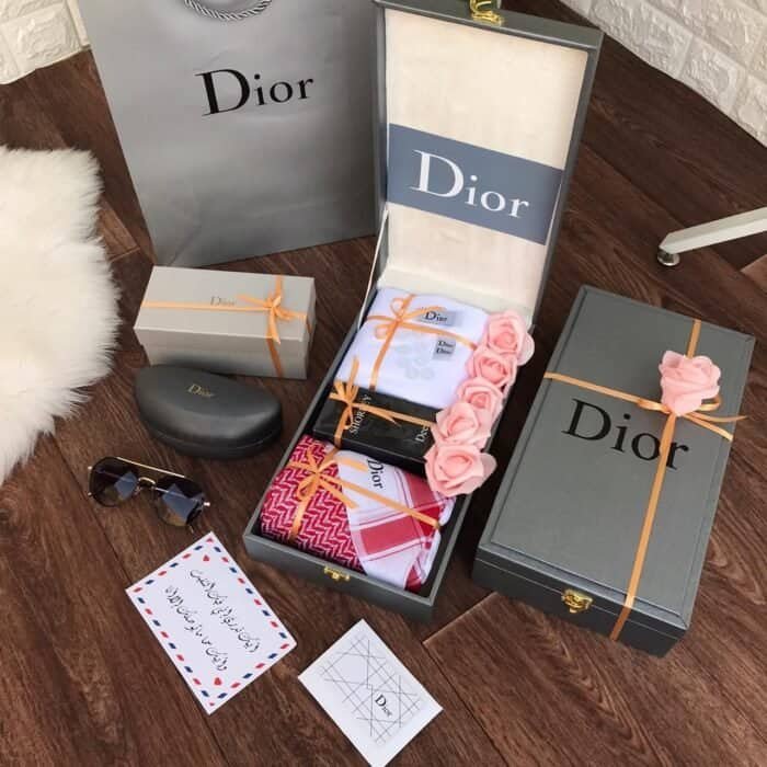 هدية رجالي شماغ و قماش و عطر و نظارة