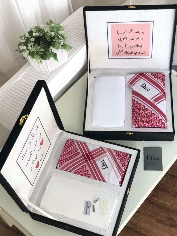 ⁦طقم ديور قماش و شماغ هدية رجالية فخمة⁩ - الصورة ⁦2⁩