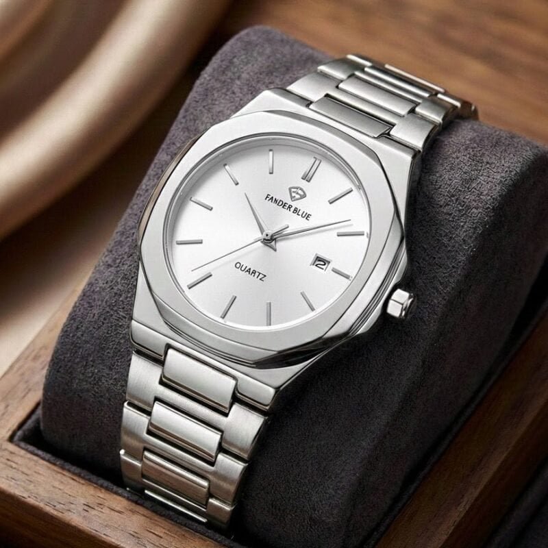 ادوري هدية تفتح النفس؟ قدّمي له ساعة رجالية فخمة مع كرت ضمان الجودة! تصميم أنيق، خامة قوية، ولمسة فاخرة ترفع قيمتها. مثالية للرجل اللي يستاهل كل شيء مميز.