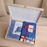 بوكس هدية رجالية فاخرة من جفنشي بتغليف أنيق وجاهز للإهداء. اختيار مثالي للزوج أو شخص غالي مع توصيل سريع وإمكانية إضافة عبارة إهداء. اطلبـي الآن.