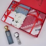 بوكس هدية رجالية فاخر يحتوي على شماغ وعطر وساعة بتغليف أنيق مناسب للتخرج والعيد (1)