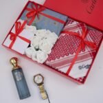 بوكس هدية رجالية فاخر يحتوي على شماغ وعطر وساعة بتغليف أنيق مناسب للتخرج والعيد (1)