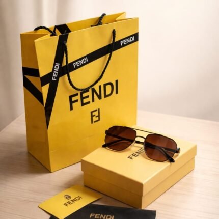 نظارة شمسية رجالية من ماركة فندي بتصميم عصري فاخر يناسب الرجل الأنيق اللي يهتم بالتفاصيل ويبحث عن التميز النظارة تأتي بعدسات عالية الجودة توفر حماية من أشعة الشمس مع إطار أنيق يعطيك حضور قوي في كل إطلالة سواء كاجوال أو رسمية المنتج يشمل جميع الملحقات الأصلية مع بوكس هدايا فاخر من فندي وتغليف أنيق جاهز للإهداء بالإضافة إلى إمكانية إضافة عبارة إهداء مميزة حسب الطلب مثالية كهدية فخمة للرجل في المناسبات مثل التخرج عيد الميلاد الزواج أو أي مناسبة خاصة