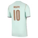 تيشيرت منتخب فرنسا الاحتياطي بتصميم فاتح عصري وتفاصيل ذهبية فاخرة. خامة مريحة، مناسب للمباريات، التمرين، السفر وهدية لعشاق كرة القدم.