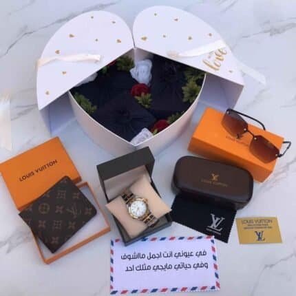 بوكس قلب هدية رومانسية للزوج مع ساعة ومحفظة ونظارة وورد