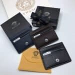 هدايا رجالية أقل من 200 ريال تشمل محافظ، نظارات، عطور وإكسسوارات رجالية مع تغليف فاخر داخل السعودية.