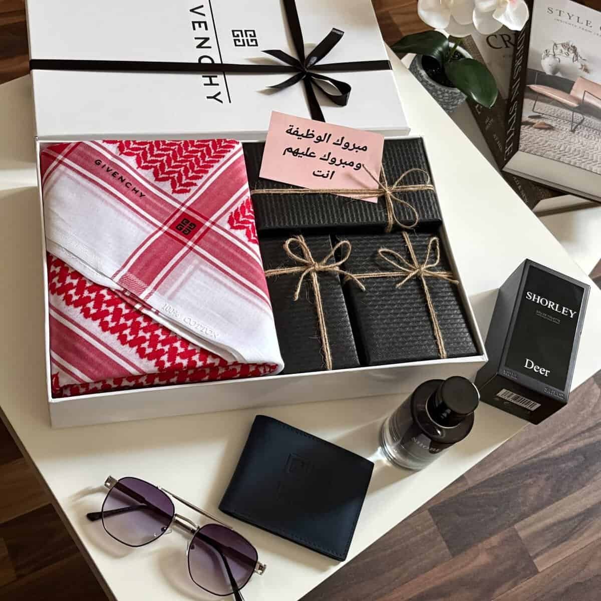 هدية وظيفة جديدة للرجال بوكس شماغ وعطر فاخر هدية وظيفة جديدة للرجال | بوكس شماغ وعطر فاخر
