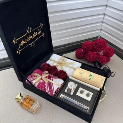 بوكس شماغ وقماش ثوب وعطر 100 مل مع طقم ساعة بتفاصيل ذهبية وقلم وكبك ونظارة شمسية